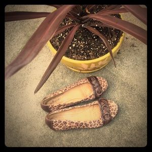 Leopard print flats w/ memory foam - sz 7